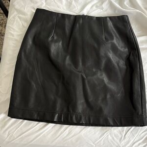 Wilfred Sleek Black Mini Skirt